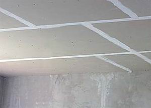 Одноуровневый потолок из гипсокартона